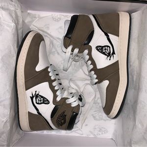 AMAC Butterfly High Mocha Sz 5M (EU 40)